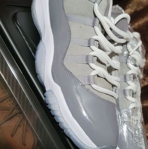 Jordan 11 low cool grey